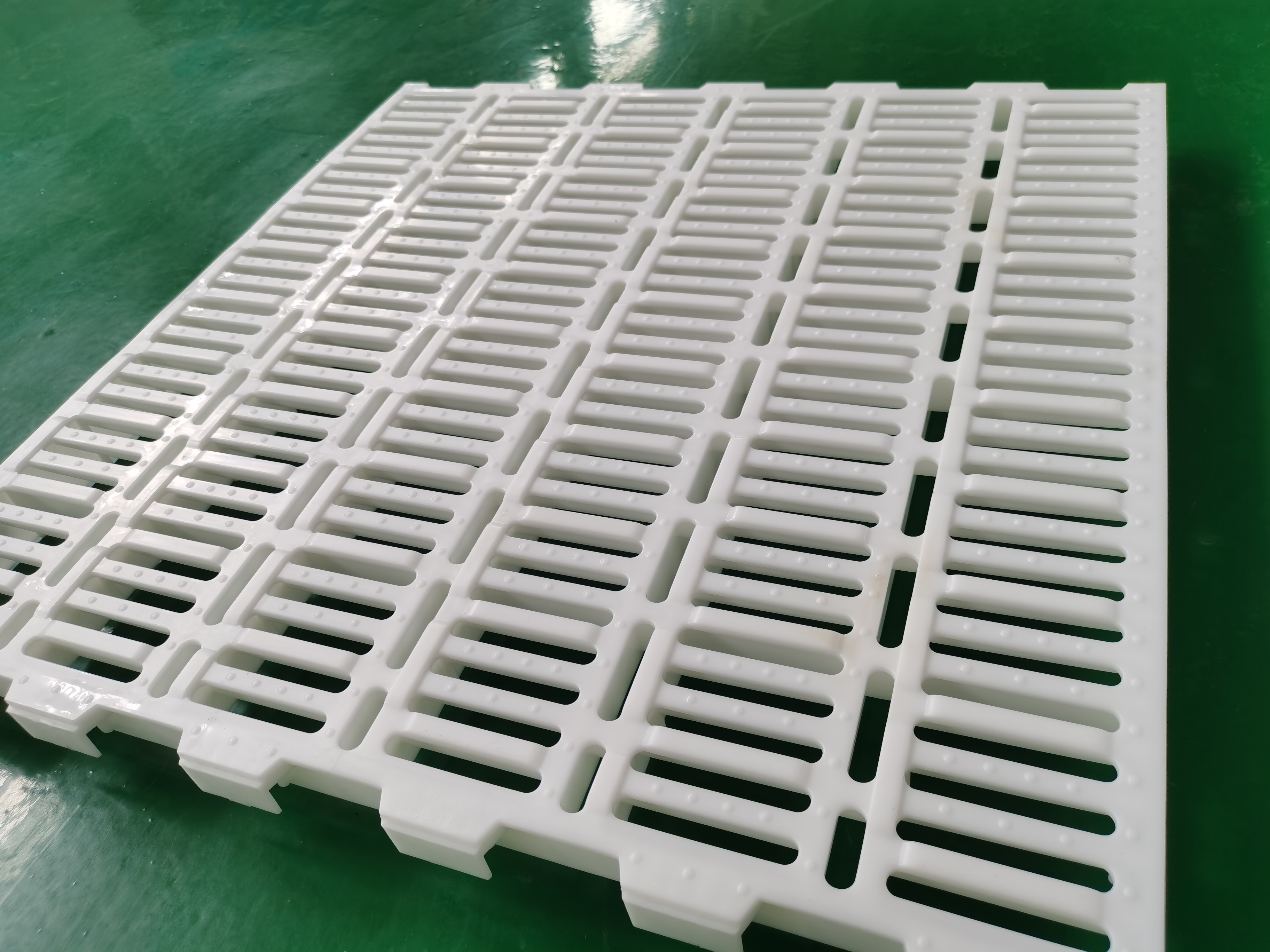 加強型塑料漏縫板有哪些優(yōu)點？